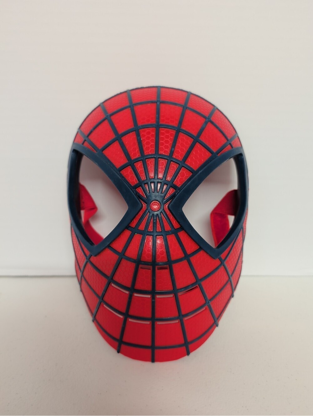 2012 Kids Hasbro 'The Amazing Spiderman' Hero Mask Adjustable Strap. Plastic